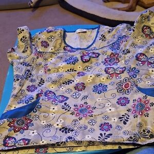 Floral Patterned Women's Scrub Top